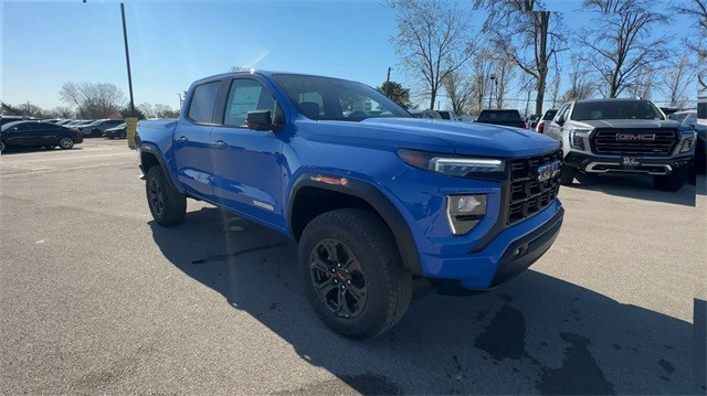 GMC Canyon Vehicle Full-screen Gallery Image 02