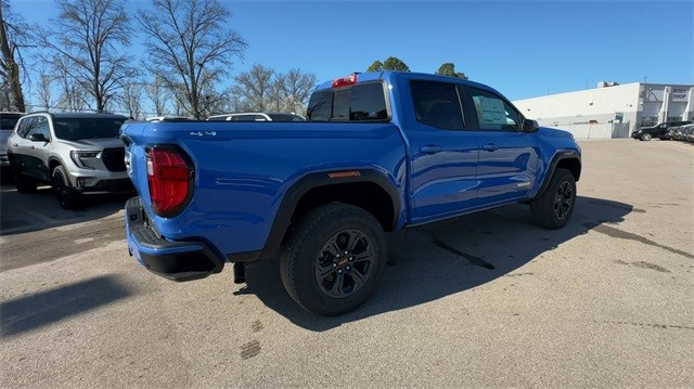 GMC Canyon Vehicle Full-screen Gallery Image 08