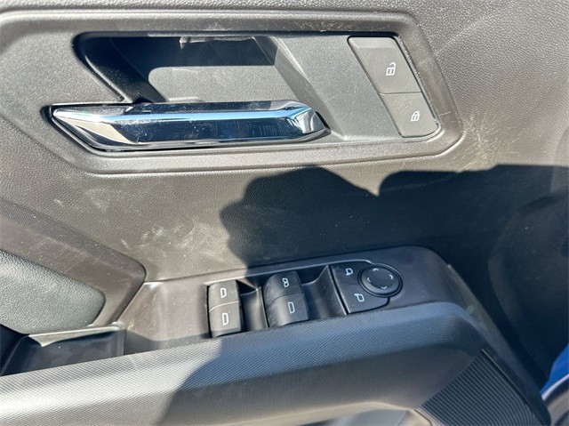 GMC Canyon Vehicle Full-screen Gallery Image 13