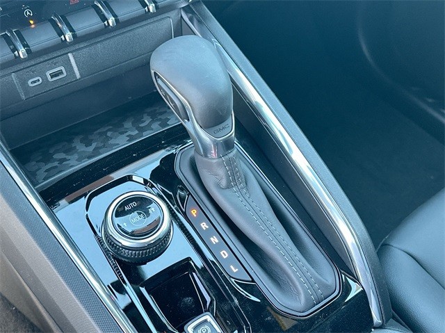 GMC Canyon Vehicle Full-screen Gallery Image 20