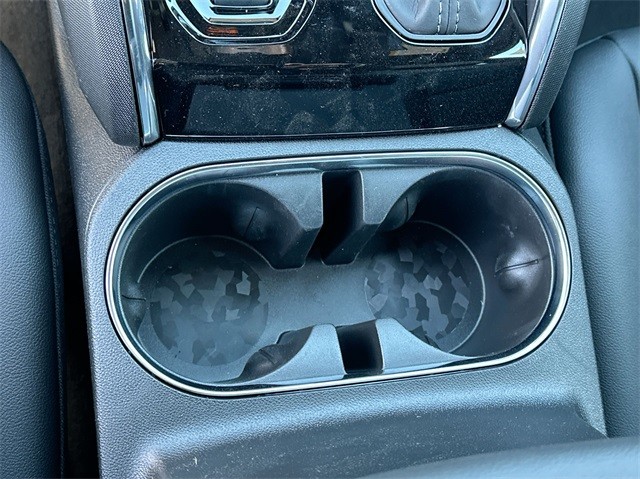 GMC Canyon Vehicle Full-screen Gallery Image 21