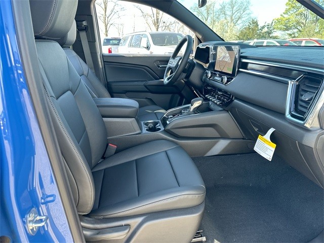 GMC Canyon Vehicle Full-screen Gallery Image 24