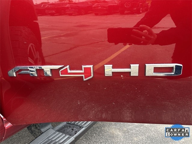 GMC Sierra 2500HD Vehicle Full-screen Gallery Image 36