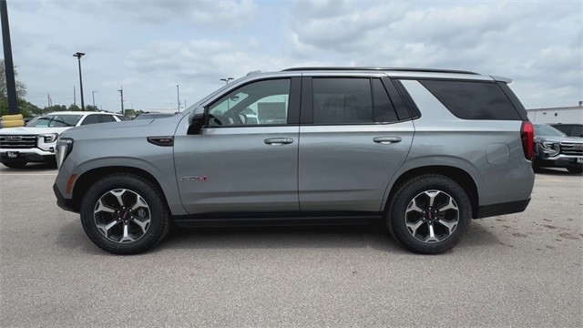 GMC Yukon Vehicle Full-screen Gallery Image 05