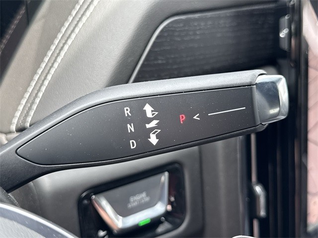 GMC Yukon Vehicle Full-screen Gallery Image 20