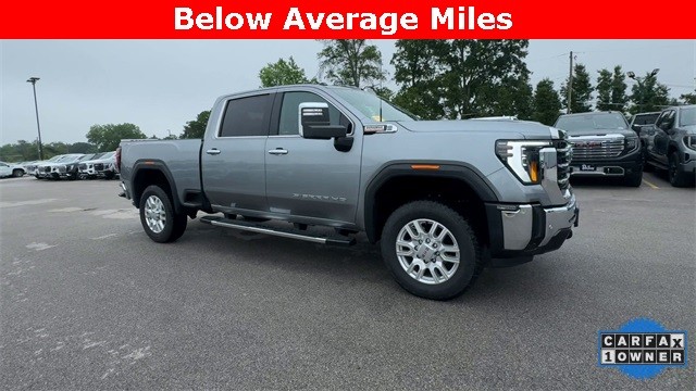 GMC Sierra 3500HD Vehicle Full-screen Gallery Image 03