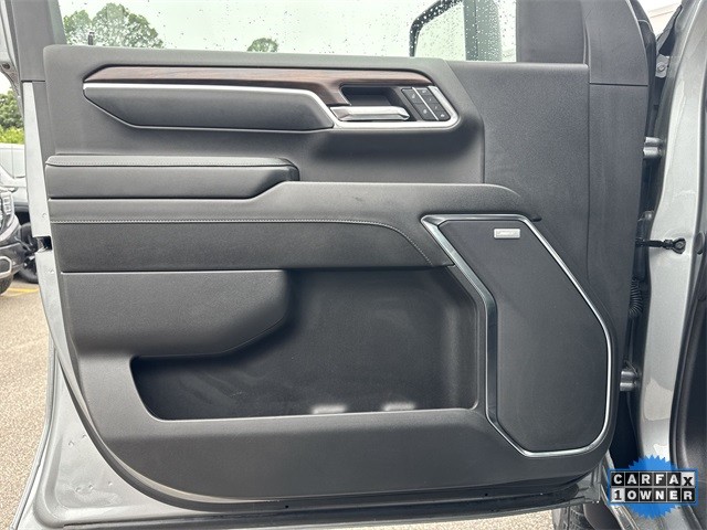 GMC Sierra 3500HD Vehicle Full-screen Gallery Image 26