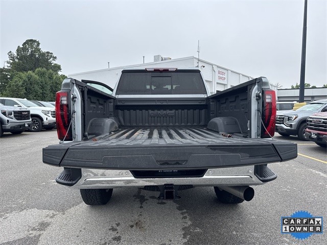 GMC Sierra 3500HD Vehicle Full-screen Gallery Image 30