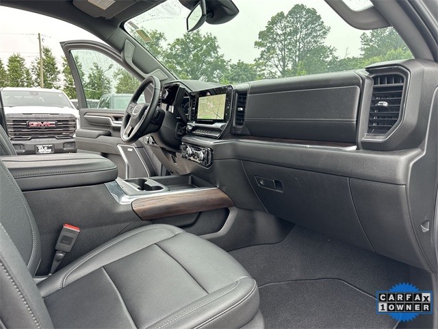 GMC Sierra 3500HD Vehicle Full-screen Gallery Image 33