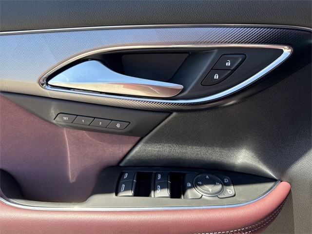 Buick Envision Vehicle Full-screen Gallery Image 13