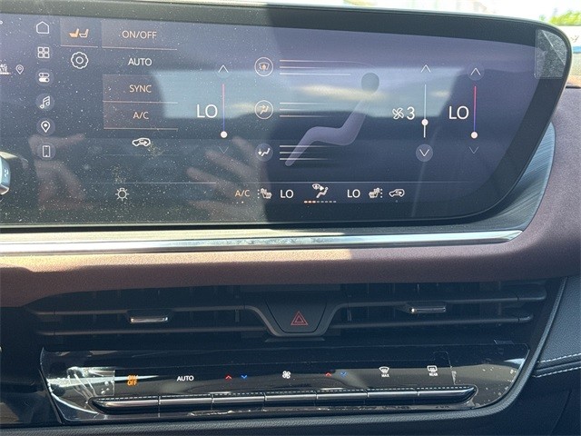 Buick Envision Vehicle Full-screen Gallery Image 19