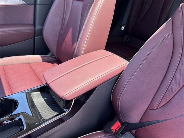 Buick Envision Vehicle Full-screen Gallery Image 21
