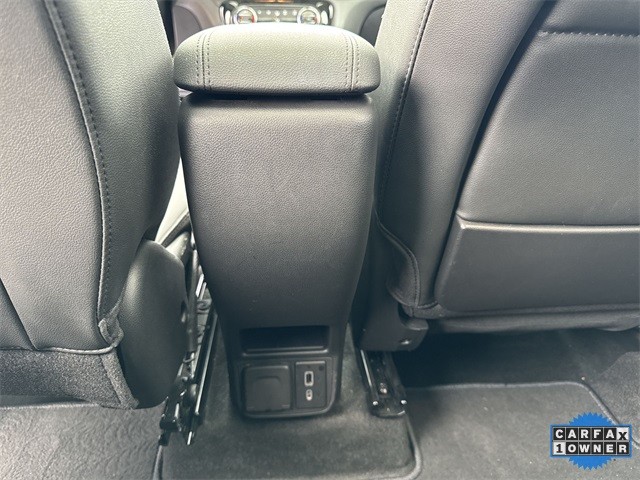 Buick Encore GX Vehicle Full-screen Gallery Image 23