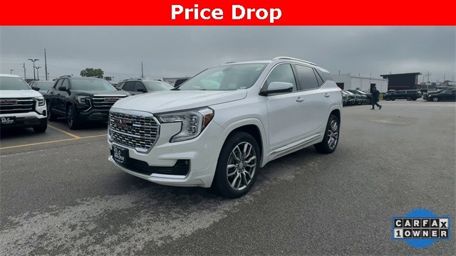 GMC Terrain Vehicle Full-screen Gallery Image 02