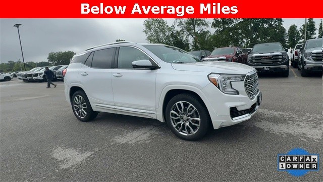 GMC Terrain Vehicle Full-screen Gallery Image 03