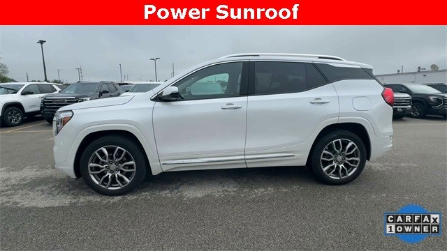 GMC Terrain Vehicle Full-screen Gallery Image 06