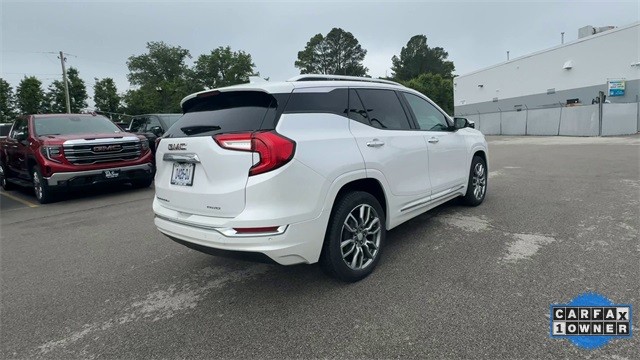 GMC Terrain Vehicle Full-screen Gallery Image 10