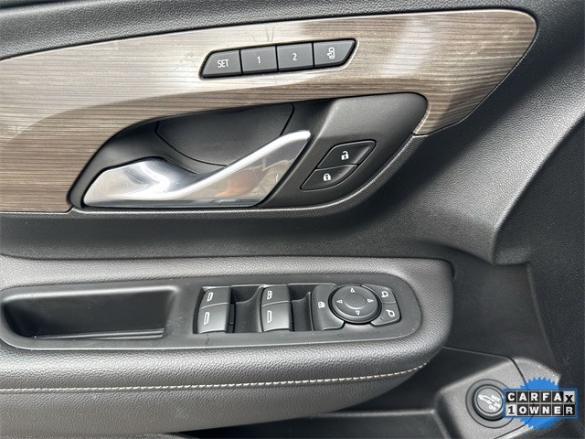 GMC Terrain Vehicle Full-screen Gallery Image 28