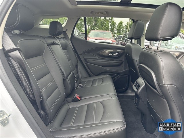 GMC Terrain Vehicle Full-screen Gallery Image 32
