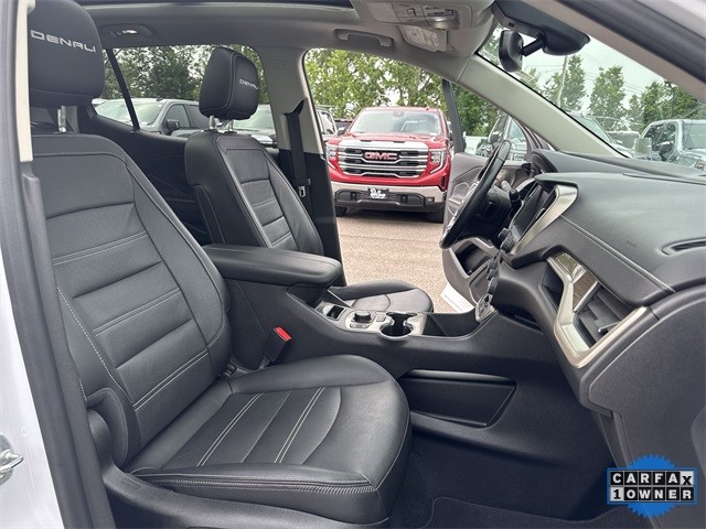 GMC Terrain Vehicle Full-screen Gallery Image 33