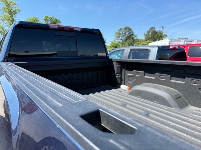 GMC Sierra 2500HD Vehicle Full-screen Gallery Image 13