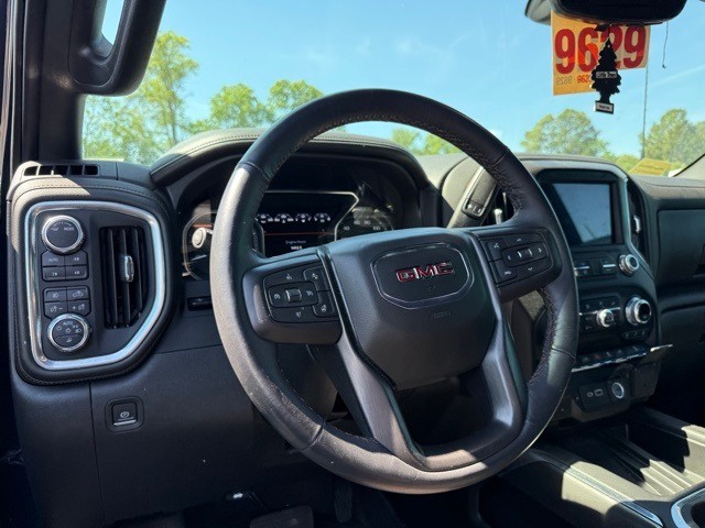 GMC Sierra 2500HD Vehicle Full-screen Gallery Image 15