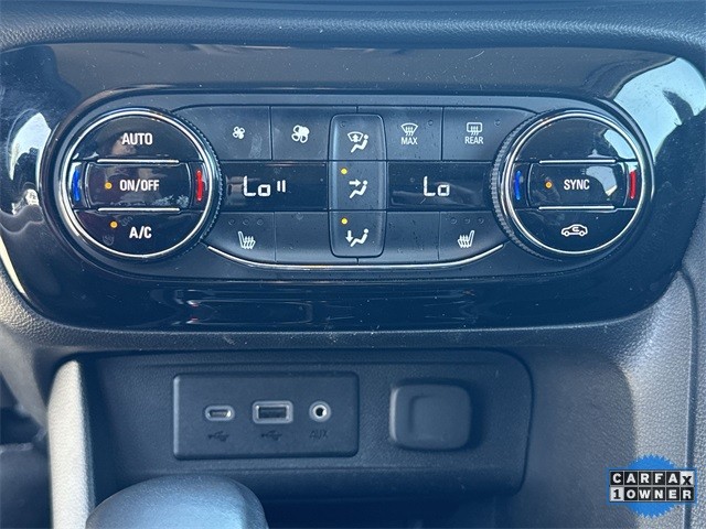 Buick Encore GX Vehicle Full-screen Gallery Image 21