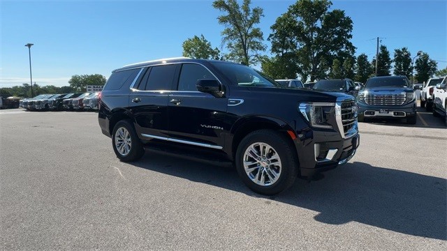 GMC Yukon Vehicle Full-screen Gallery Image 02