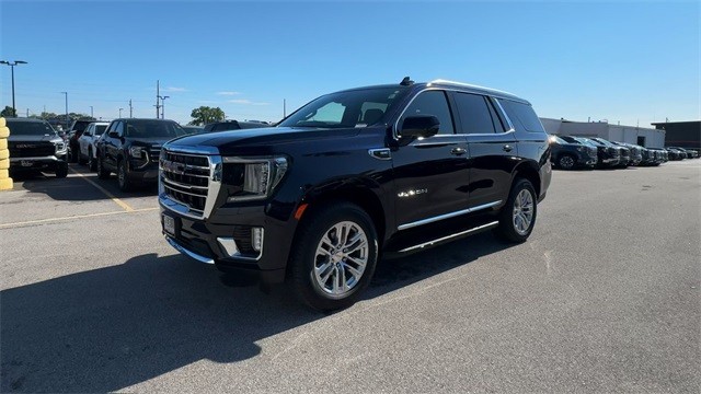 GMC Yukon Vehicle Full-screen Gallery Image 05
