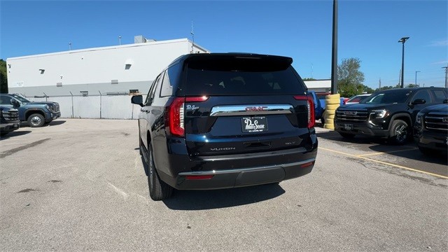 GMC Yukon Vehicle Full-screen Gallery Image 09