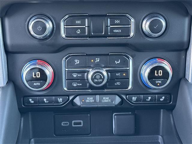 GMC Yukon Vehicle Full-screen Gallery Image 22
