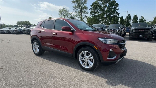 Buick Encore GX Vehicle Full-screen Gallery Image 02