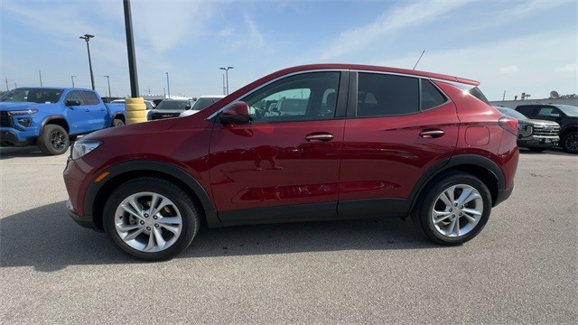 Buick Encore GX Vehicle Full-screen Gallery Image 06