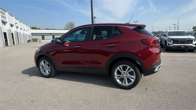 Buick Encore GX Vehicle Full-screen Gallery Image 07