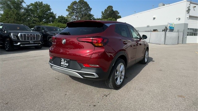 Buick Encore GX Vehicle Full-screen Gallery Image 10