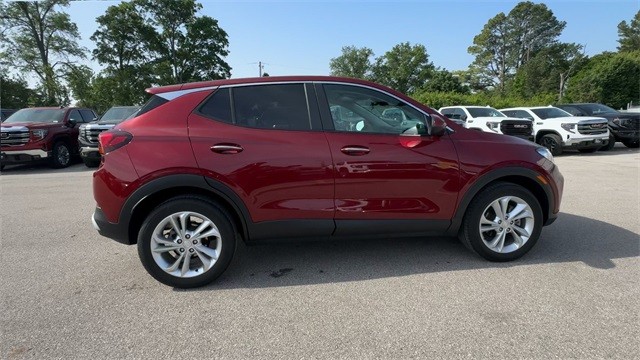 Buick Encore GX Vehicle Full-screen Gallery Image 11