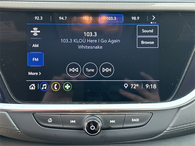 Buick Encore GX Vehicle Full-screen Gallery Image 17