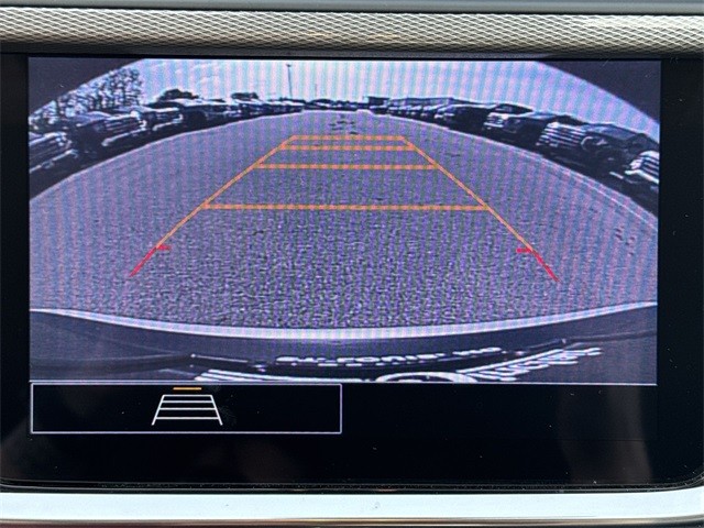 Buick Encore GX Vehicle Full-screen Gallery Image 18
