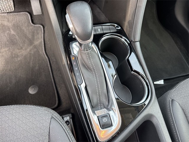 Buick Encore GX Vehicle Full-screen Gallery Image 19
