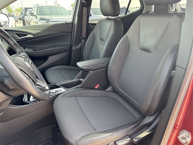 Buick Encore GX Vehicle Full-screen Gallery Image 22