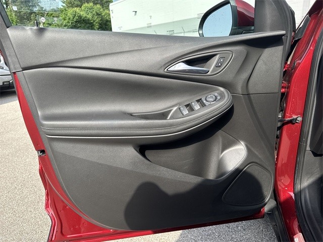 Buick Encore GX Vehicle Full-screen Gallery Image 24