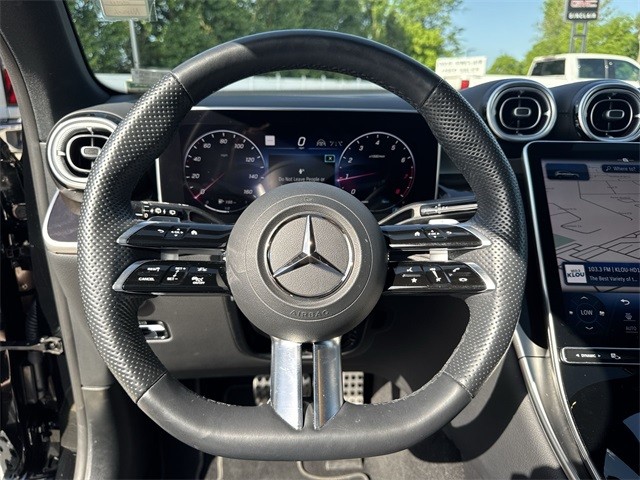 Mercedes-Benz GLC Vehicle Full-screen Gallery Image 17