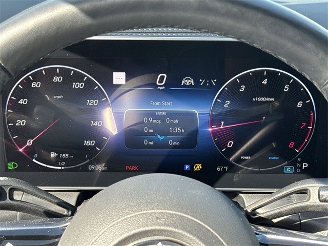 Mercedes-Benz GLC Vehicle Full-screen Gallery Image 18
