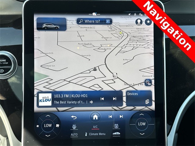 Mercedes-Benz GLC Vehicle Full-screen Gallery Image 20