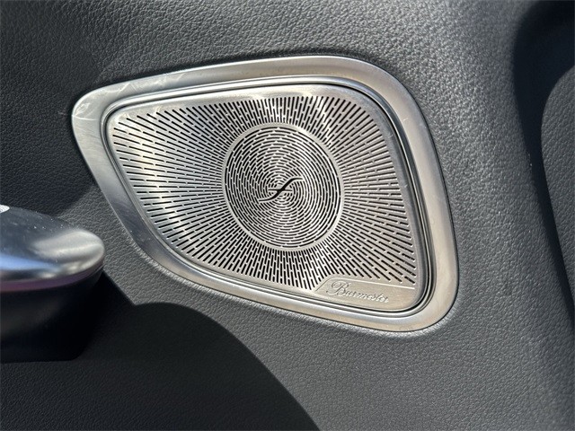 Mercedes-Benz GLC Vehicle Full-screen Gallery Image 30