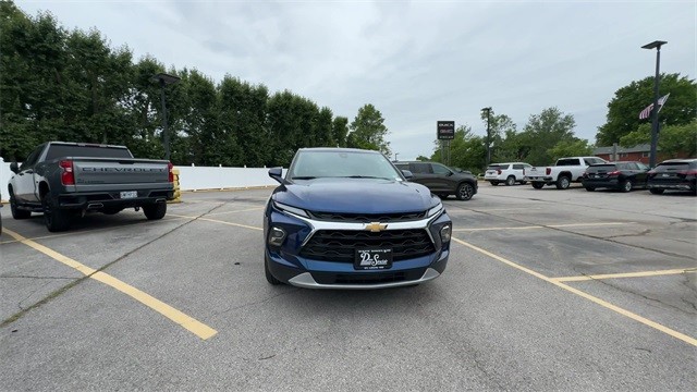Chevrolet Blazer Vehicle Full-screen Gallery Image 03