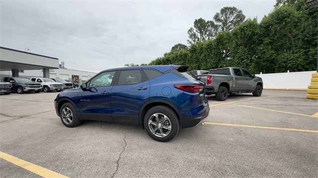 Chevrolet Blazer Vehicle Full-screen Gallery Image 07