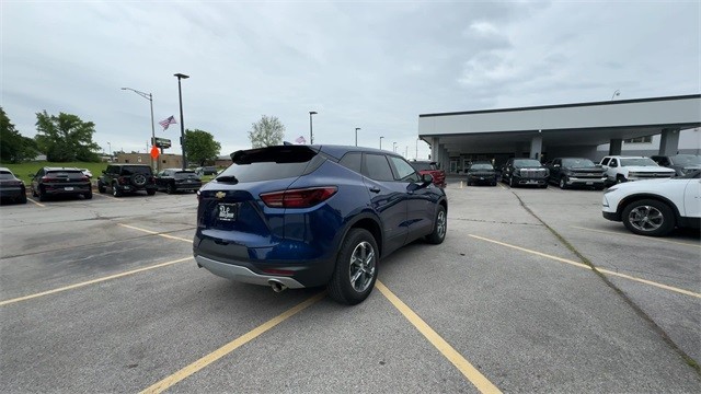 Chevrolet Blazer Vehicle Full-screen Gallery Image 10