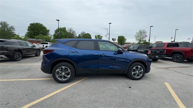 Chevrolet Blazer Vehicle Full-screen Gallery Image 11