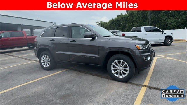 Jeep Grand Cherokee Vehicle Full-screen Gallery Image 02